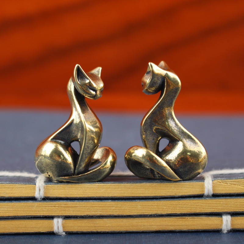 Mini figuras de gatos de latón - Home Office Desk Ideas reseña y precio