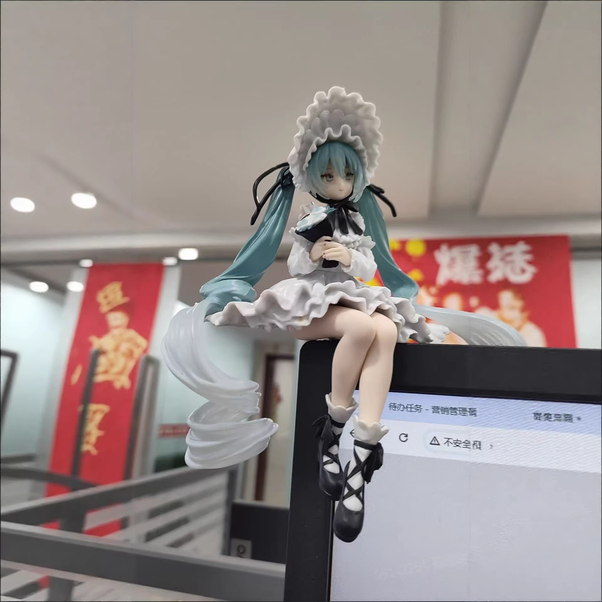 Figura de Anime Miku de 12 cm, - Home Office Romance Manga reseña y precio